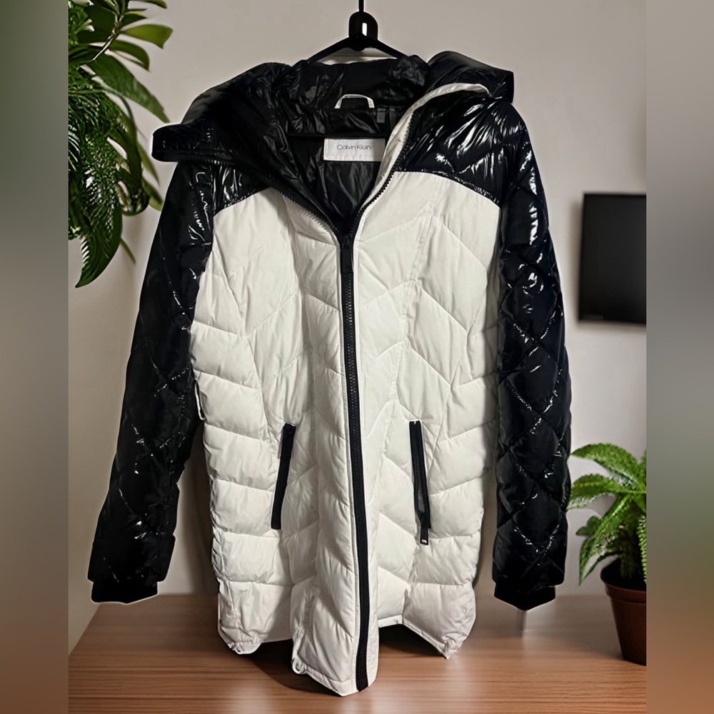 Calvin Klein - Women’s Winter Coat - Size XL - New Never Worn - Black White